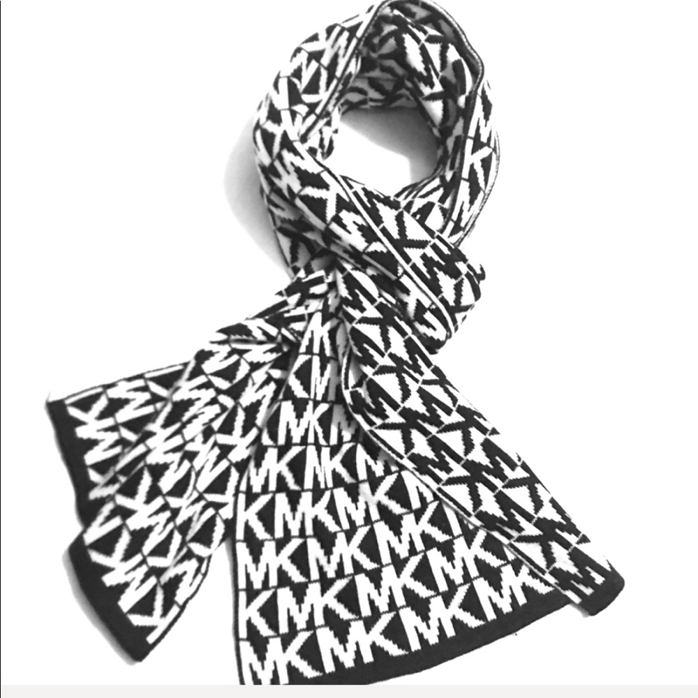 Michael Kors White and black Scarf 🧣